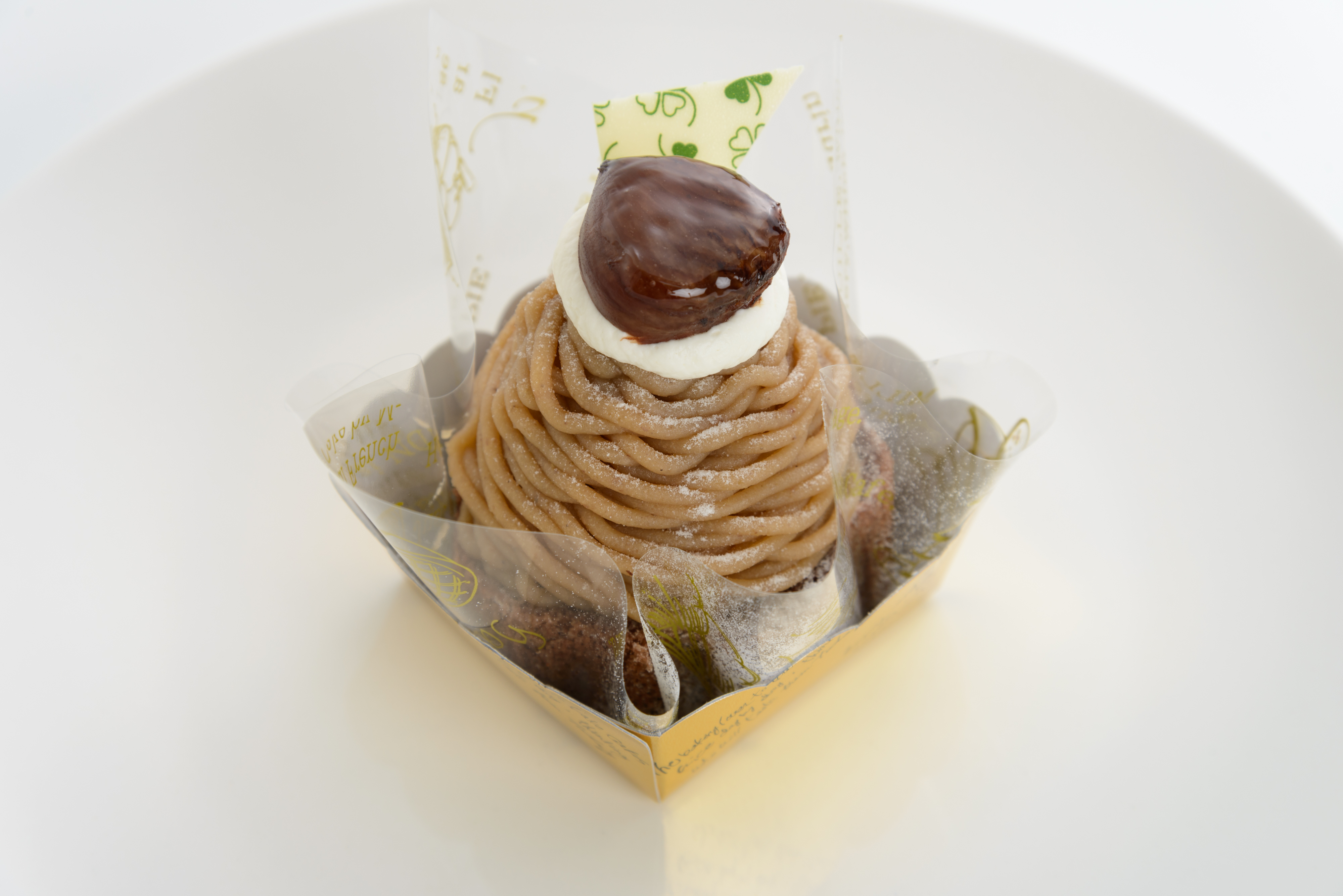 ＊モンブラン＊
ラム酒の香るマロンクリームとココアロールのモンブラン
