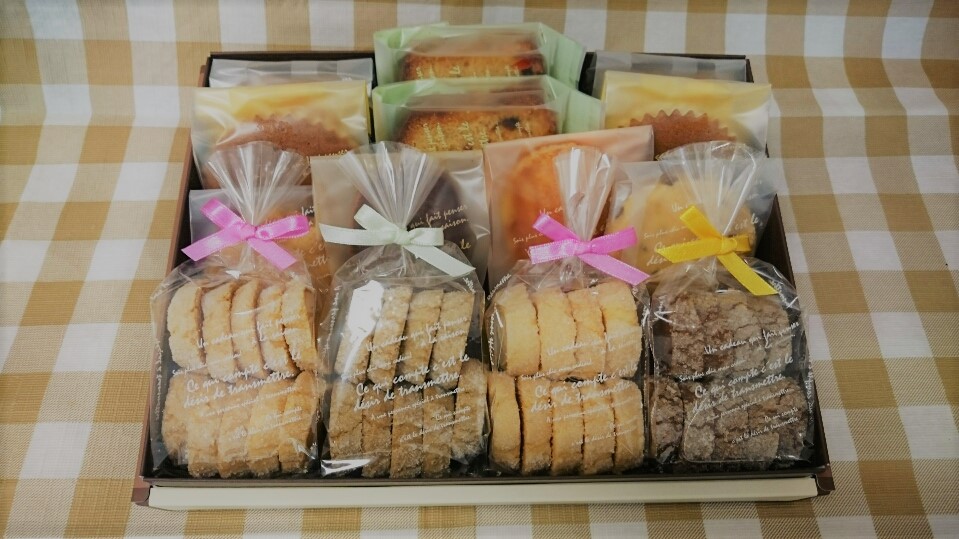 <H1>焼き菓子詰め合わせ（Ｌ）</H1>
 4,030円/クッキー４袋。焼き菓子１０個入り